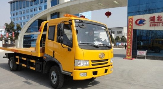 安慶市望江縣修理廠專用一拖二清障車廠家特價(jià)銷售 高效救援，實(shí)惠之選